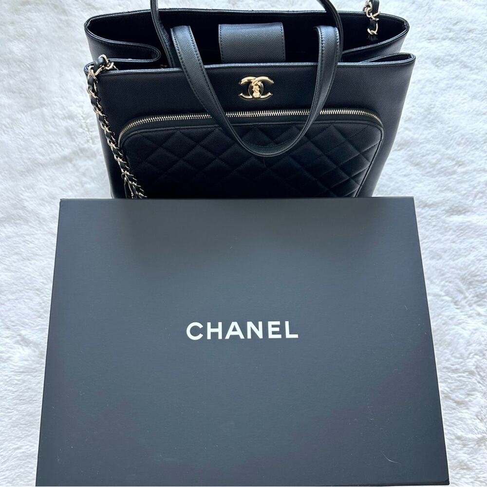 CHANEL business affinity leather handbag large Authentic Retail 7500$ - Picture 14 of 15